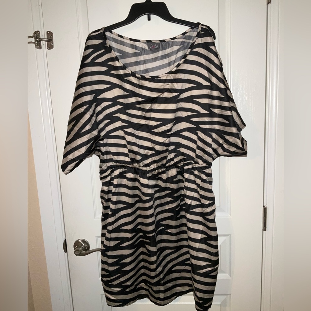 Dots sheer cold shoulder dress